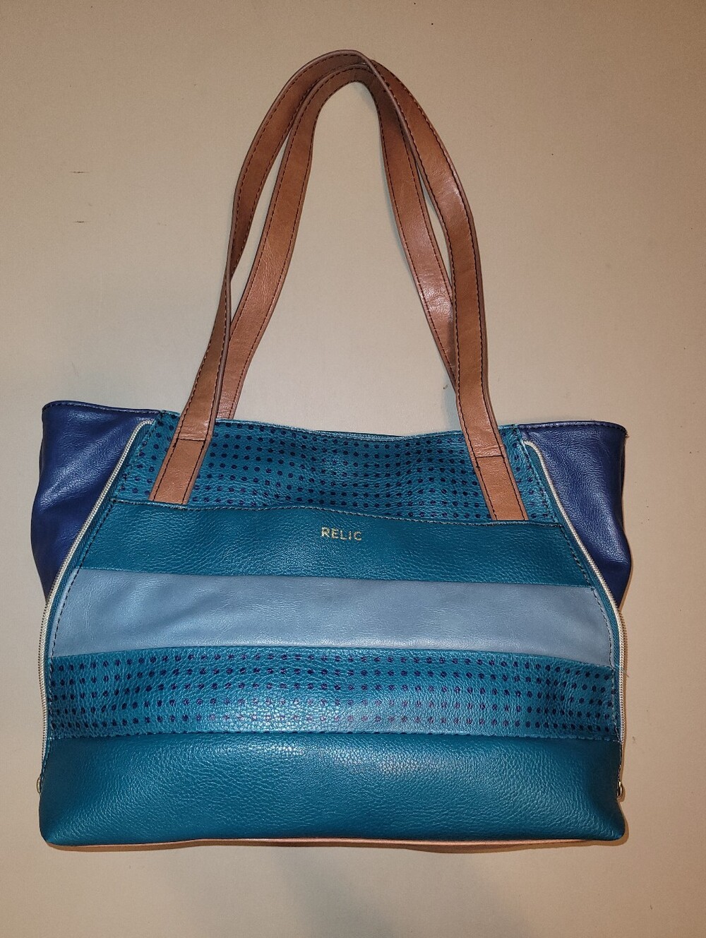 Relic Blue & Teal Expandable  Shoulder Tote with Tan Straps.  Multiple Pockets.